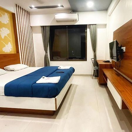 Hotel Ambai Executive Tuljapur Bagian luar foto