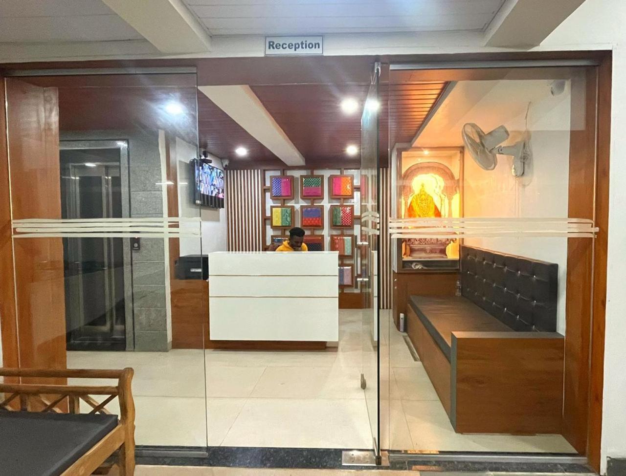 Hotel Ambai Executive Tuljapur Bagian luar foto
