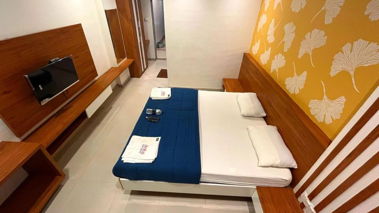Hotel Ambai Executive Tuljapur Bagian luar foto